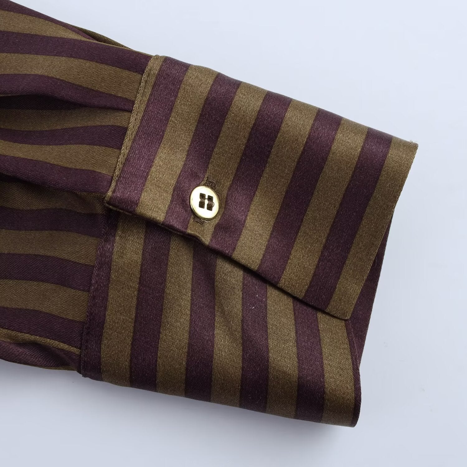 Zweiteiliges Set mit gestreiftem Hemd & gerader Hose – Stilvoll & Bequem