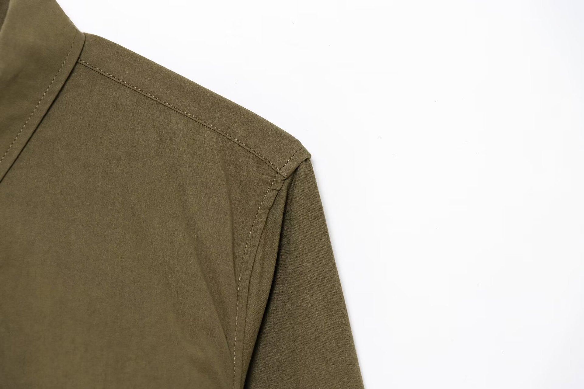 Streetstyle Look mit Shorts und Jacke