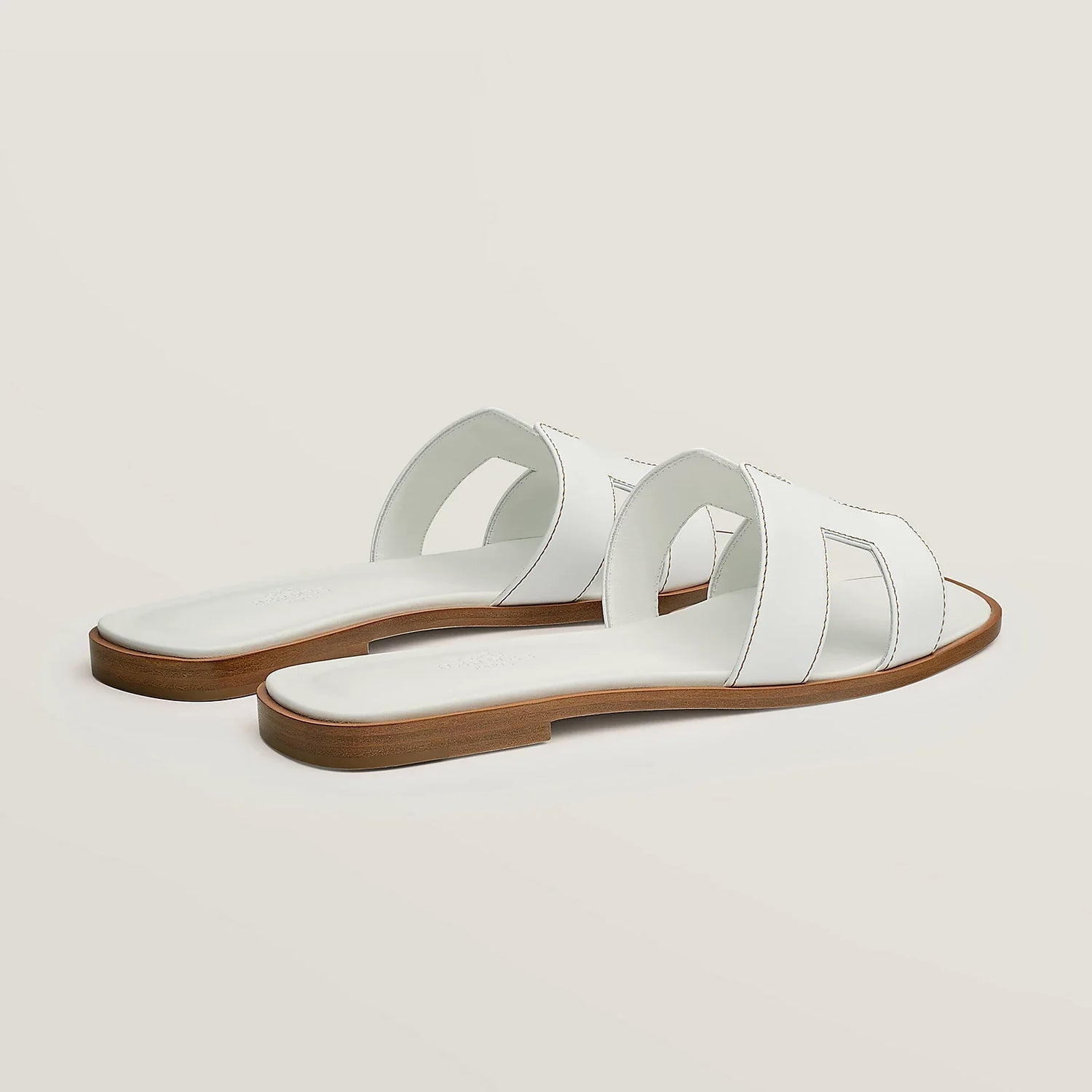 Sandalen mit "H" Design