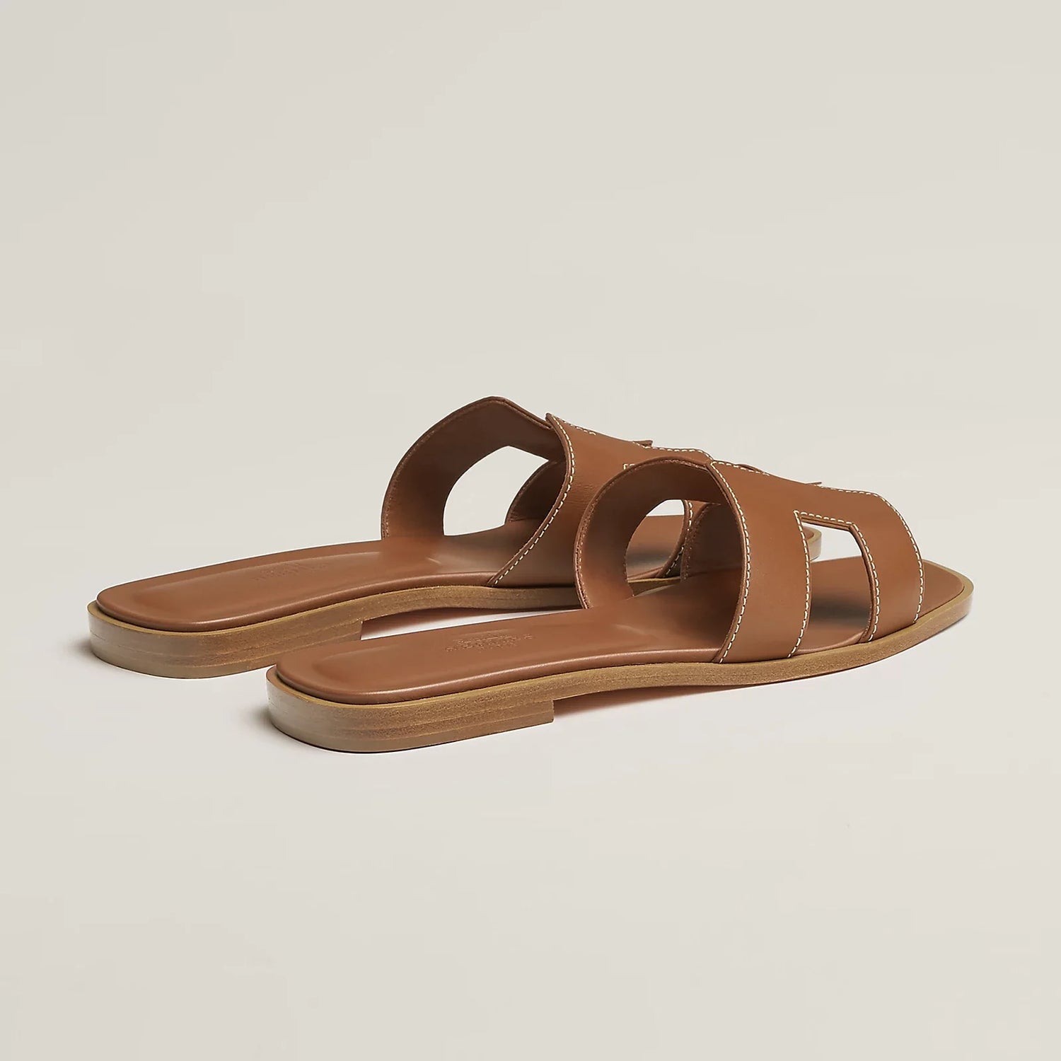 Sandalen mit "H" Design