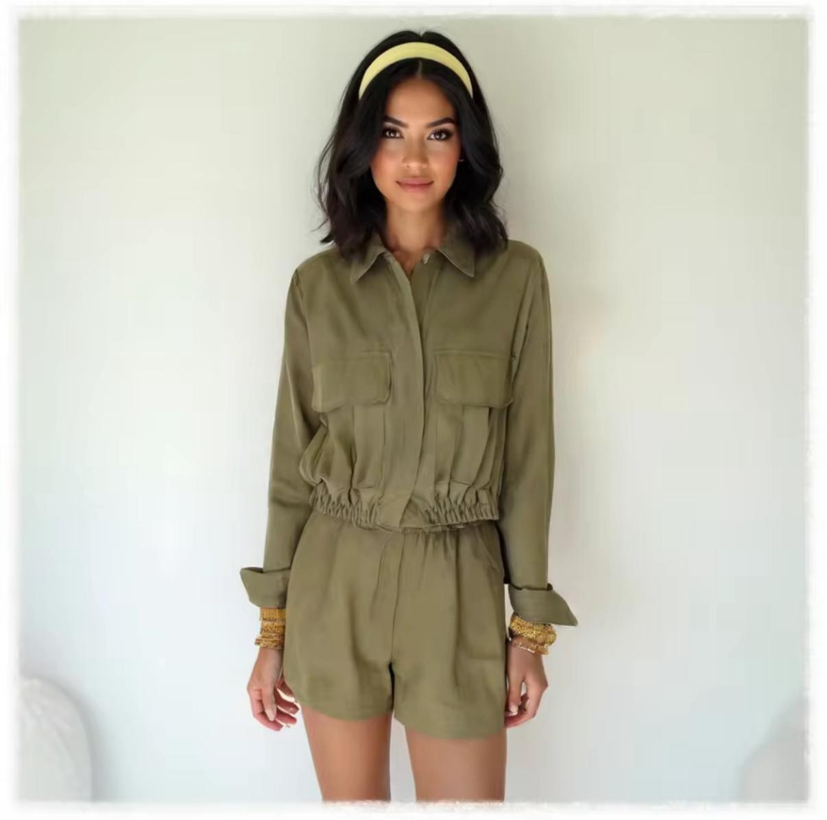 Streetstyle Look mit Shorts und Jacke